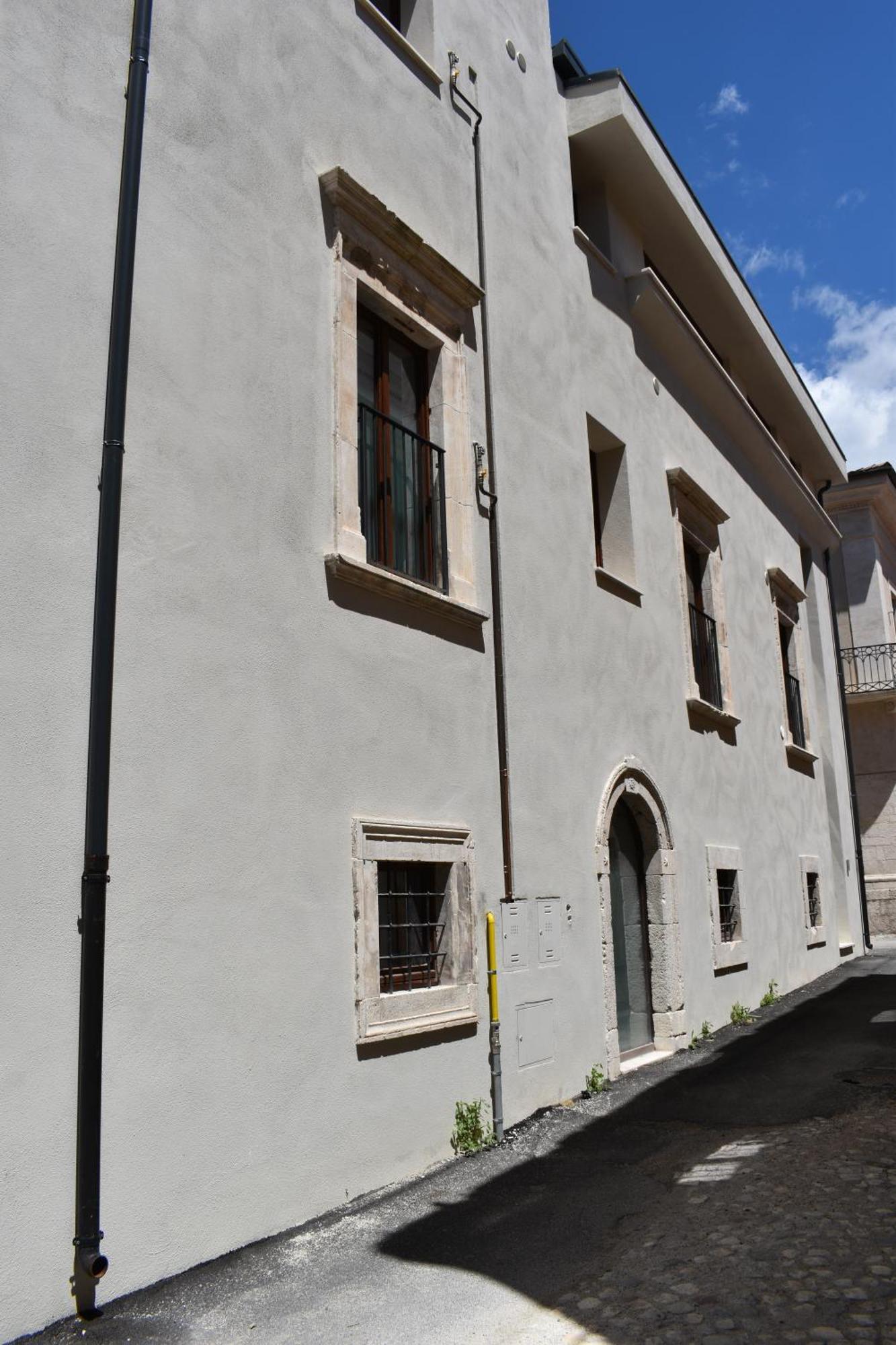Habita Appartamenti Л'Акуила Экстерьер фото